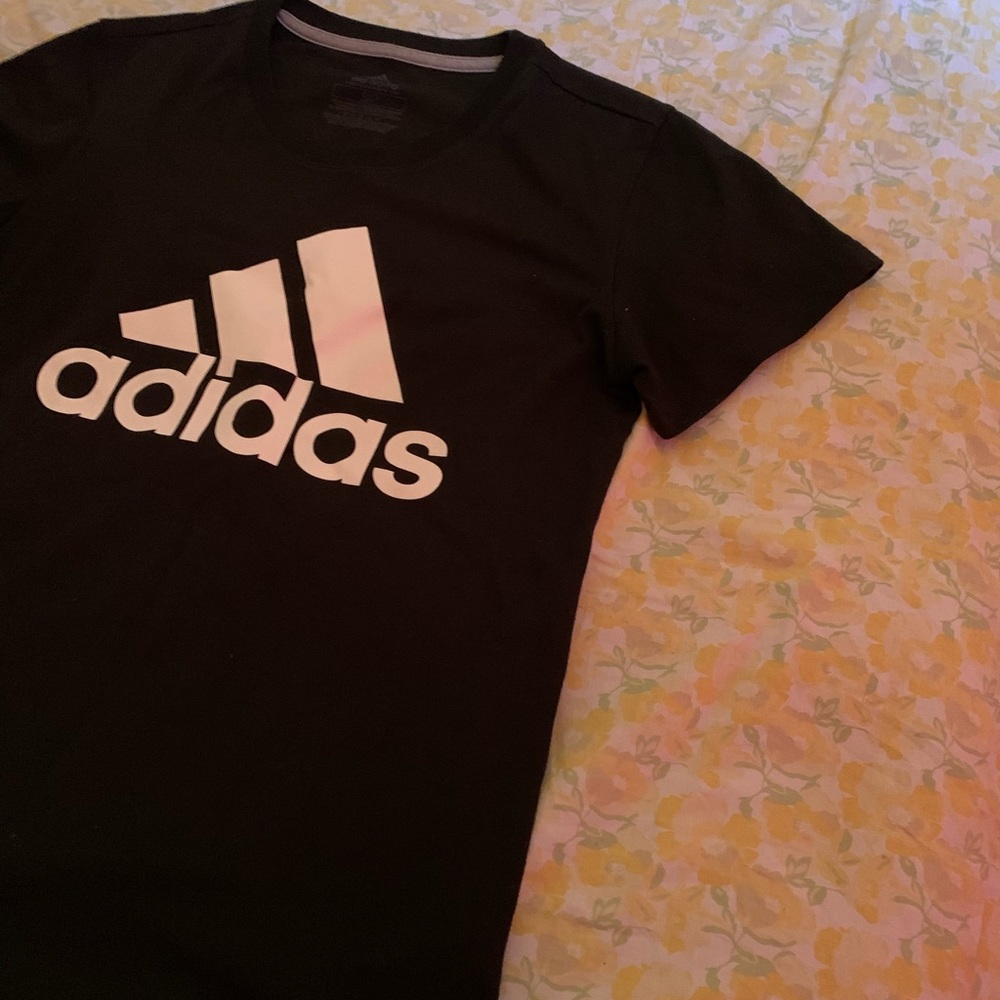 Adidas T-shirt